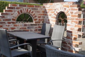 Ruinenmauer Bausatz historisch Gussfenster in Ruinenmauer