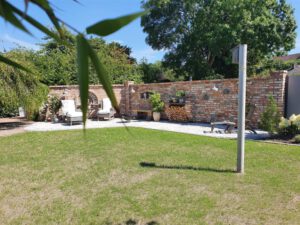 Gartenmauer selber bauen Gartenmauer im schönen Garten