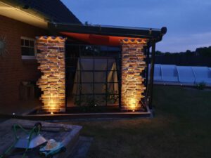 Windschutz aus Backsteinen Windschutz Terrasse beleuchtet