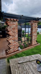 Ruinenmauer als Windschutz Terrasse Ruinenmauer als Windschutz