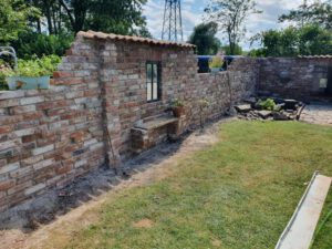 Ruinenmauer aus historischen Baustoffen Selbstbausatz
